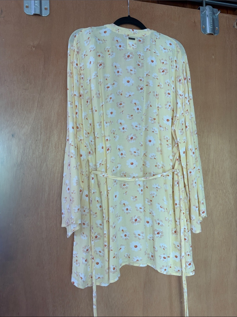 Daisy print Billabong robe - Picture 4 of 4